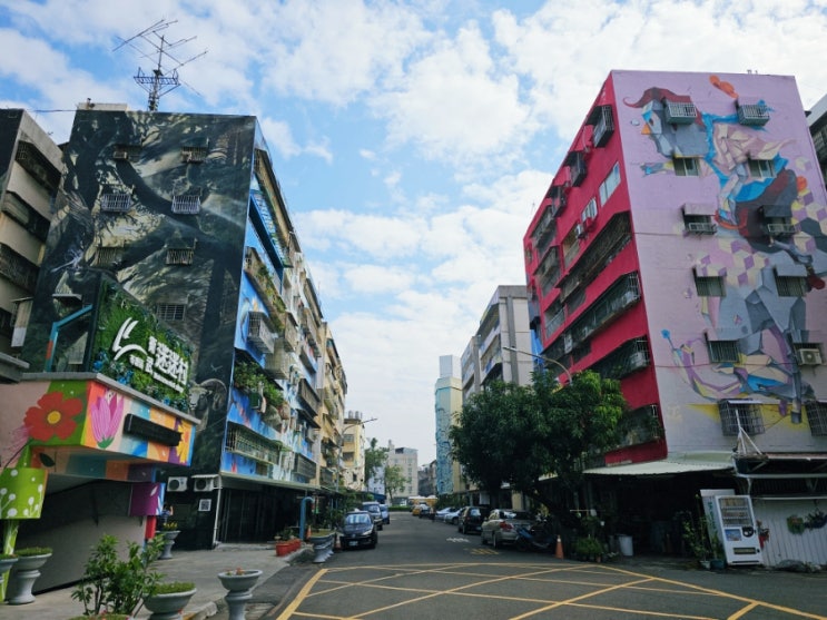  대만 가오슝 여행 가볼만한곳 인상 깊었던 웨이우잉 벽화마을 후기