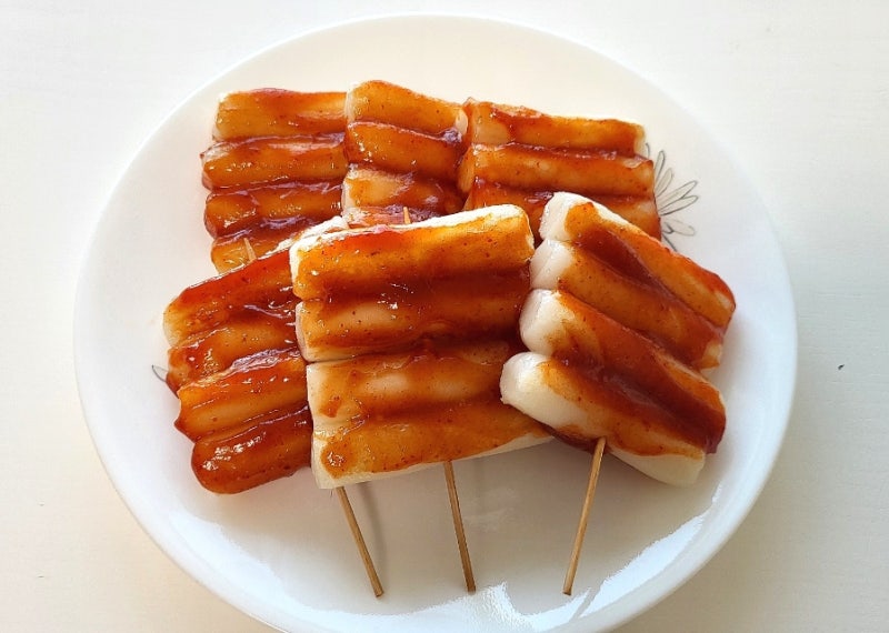 겨울방학 아이 간식 고민 끝! 아이 입맛에 딱 맞는 떡꼬치 소스 레시피