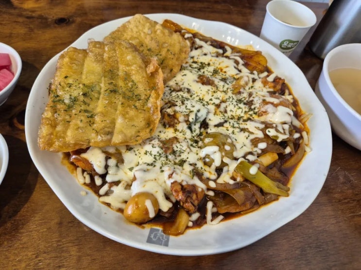 이찬원도 반한 쫄깃 치즈와 바삭 납작만두...신정역 맛집 <동궁찜닭> 양천구 신정점