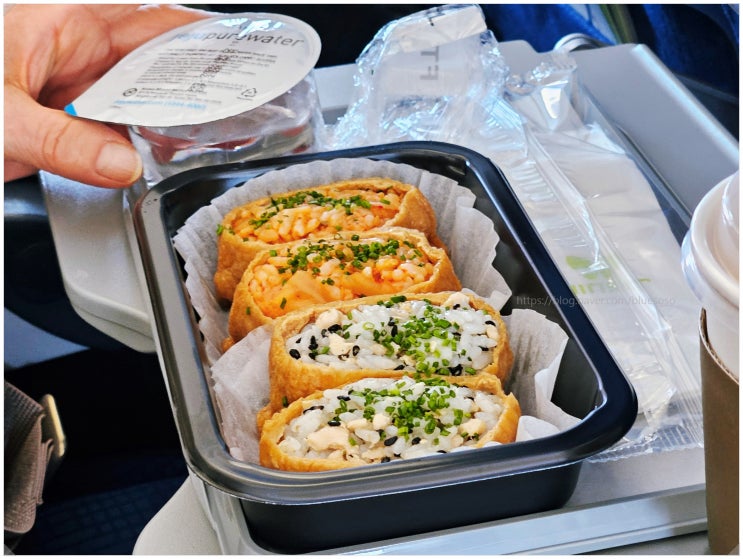  진에어 기내식_ 유부초밥 치킨샐러드 대만 타이중출발 비행기 식사 유료신청
