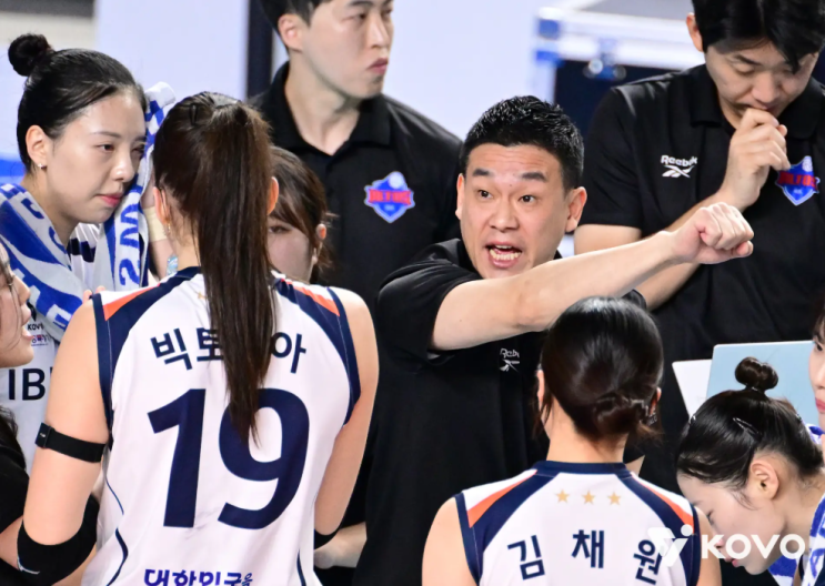  대행으론 합격 정식 감독은 물음표, 기업은행과 여오현의 12경기 시험대