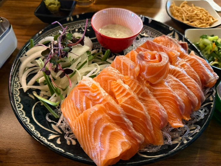  강남역 술집 도모다찌 내돈내산 후기｜연어사시미·모쯔나베 안주 퀄리티 비교