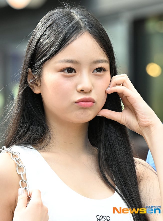 NewJeans Hanni Profile: Nationality, Age, Visa Status, and Latest Updates. Uncover Everything About Adorable Hanni!
