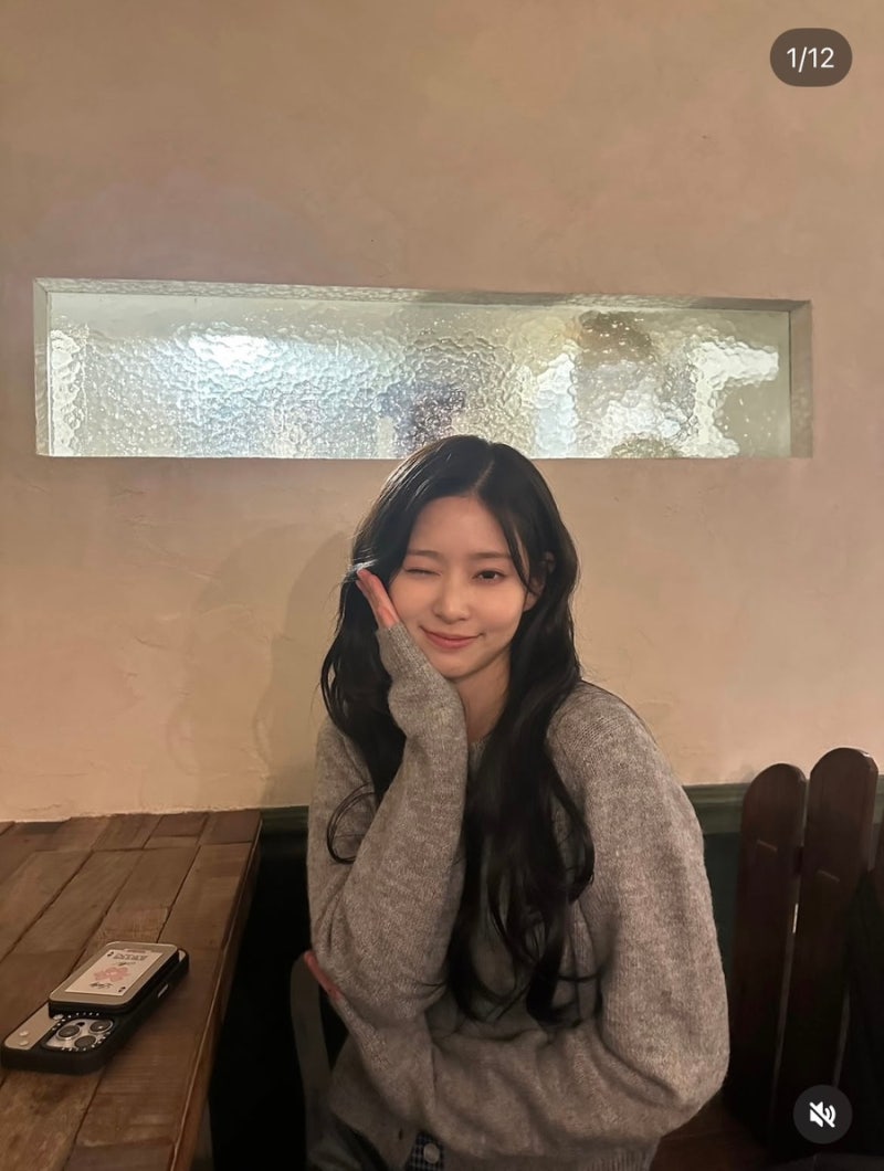 김민주 인스타 일상 사진 여자 니트 가디건 코디 스타일 추천