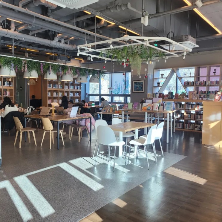  [북카페도서관 다독다독 길동사거리점] 평일 후기