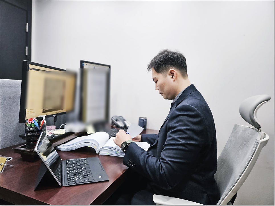 공중밀집장소추행죄 성립요건 선처전략은 관련 사진