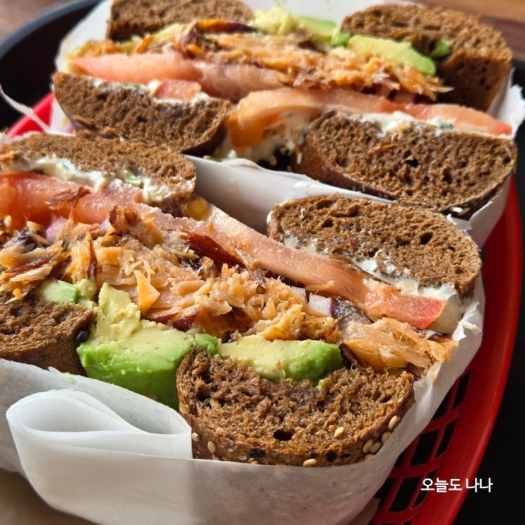  간단하게 먹을 수 있는 연희동 맛집, 에브리띵 베이글 :D