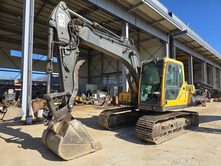  볼보 EC140B 2007년식 코끼리집게 06궤도식 중고굴삭기