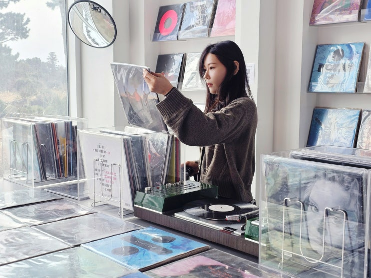  흔한 제주도 카페 추천 지겨우면 로미뮤직하우스에서 혼자서 인생 사색하기