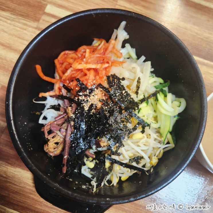  청량리역 손칼국수, 돌솥비빔밥 홍두깨손칼국수