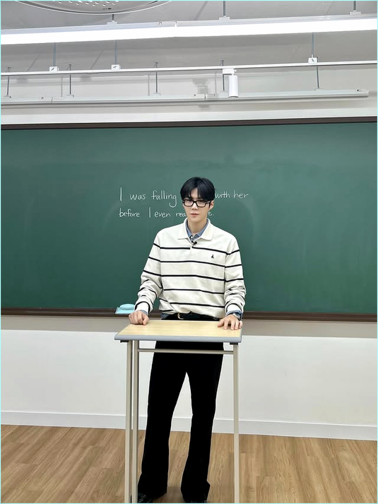  "남친 짤의 정석" 김선호, 논란 딛고 일어선 복귀 후 근황.. 여전히 설레는 피지컬 코디