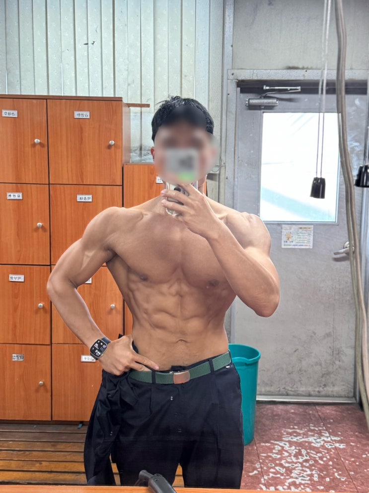  파트너 운동으로 짧지만 강렬한 가슴운동 이두운동
