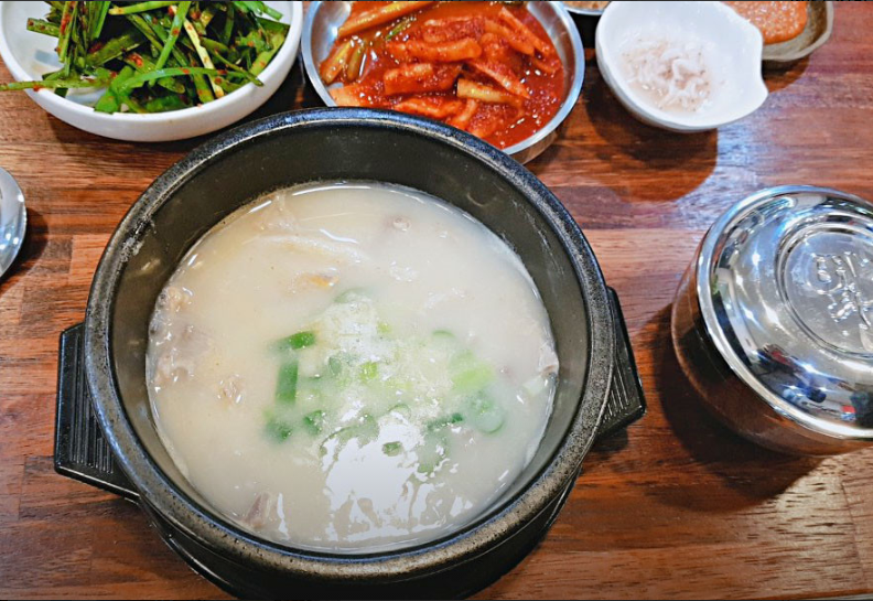 가마솥밀양돼지국밥 사진 2