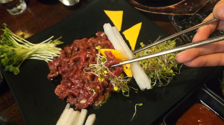  영등포맛집 육회공작소 영등포점 1++ 고추장육회에 갈비살 야키니쿠