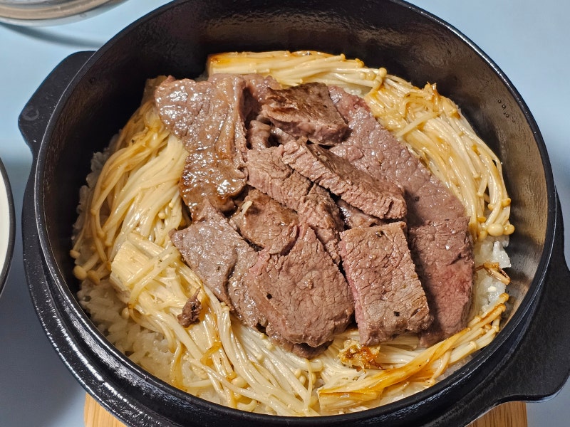 [ MOOSSE 무쎄 ] 무쇠 뚝배기로 소고기솥밥 도전