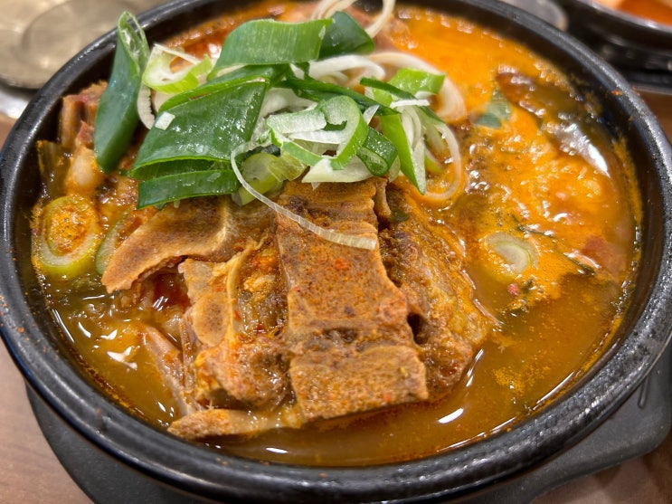  맛있는 뼈해장국 한그릇, 든든한 전농동 맛집 <조선감저 전농>