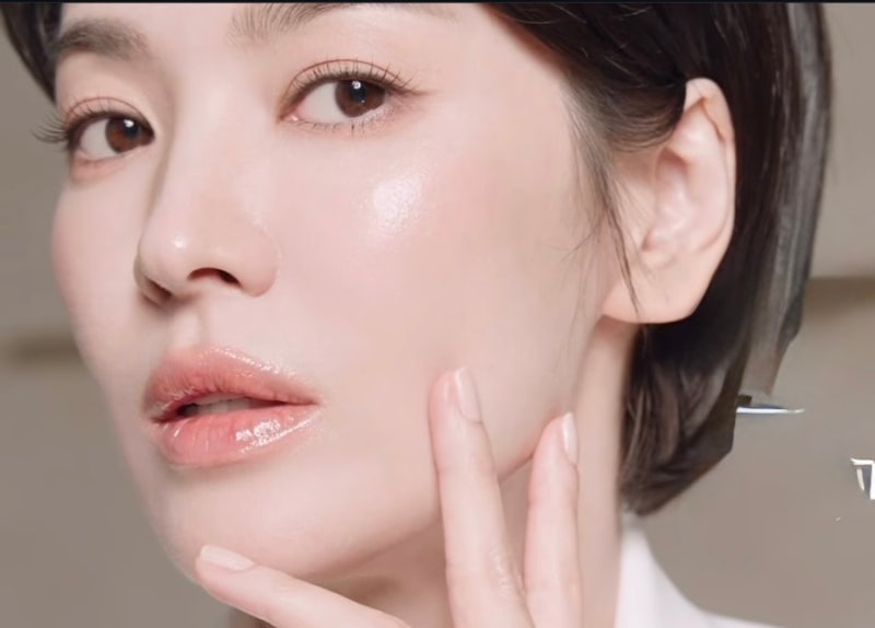 겔랑 송혜교 립밤, 키스키스 립밤 화보마다 입술이 자연스러운 이유