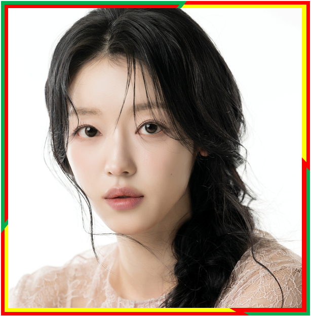 오마이걸 '유아', 첫 유부녀? …아이돌 이미지 벗은 변화의 신호?