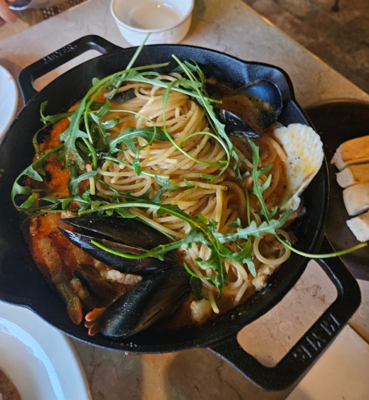  광교 맛집 광교 파스타 포시즌키친 광교직영점 후기 ( 광교 호수공원 데이트 )