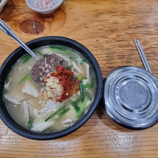  겨울 부산 여행 왔다면 무조건 먹어야 할 돼지국밥 맛집 TOP5  (현지인도 줄 서는 곳)