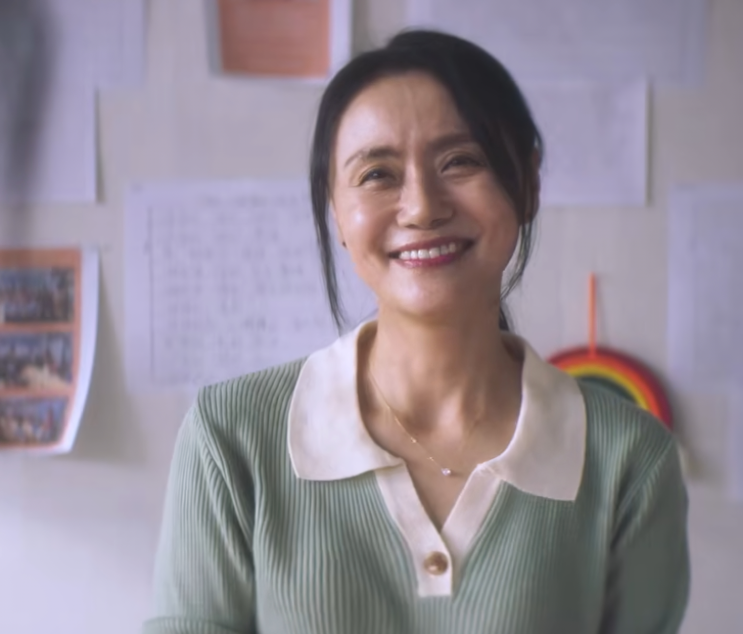  나는 갱년기다 영화 리뷰 엄마의 두 번째 사춘기, 책과 영화로 같이 울고 웃는 방법 (2026)