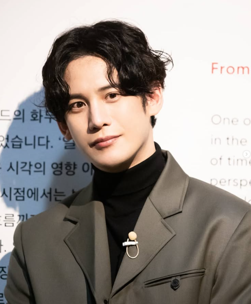 붓과 대본을 든 남자, 배우 박기웅 키 나이 프로필 알아보기
