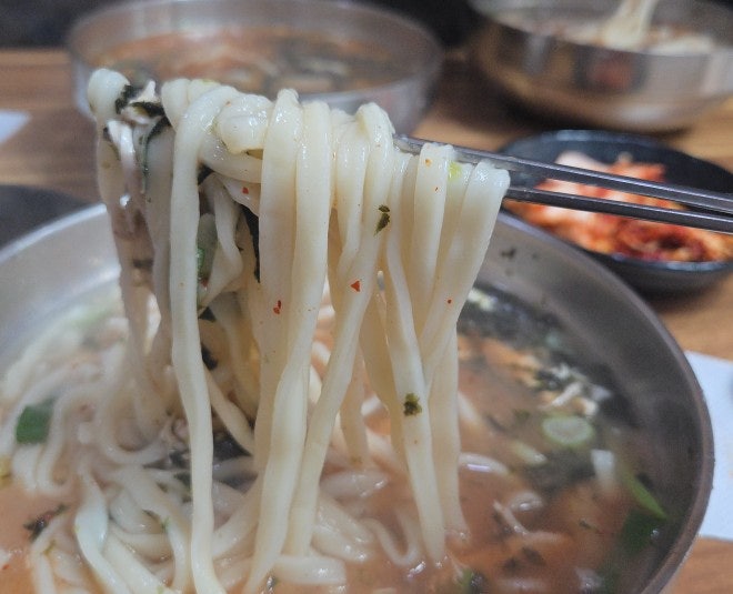  [가산, 가산디지털단지역] 전주닭칼국수바지락칼국수, 가산디털단지역 옆 가산 먹거리촌에 있는 가산칼국수맛집, 집에서 만든 어머니표 김밥 맛집