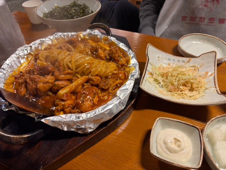  왕십리맛집 왕초바베큐에서 숯불바베큐치킨 먹기 : 친구들 모임장소로 강추