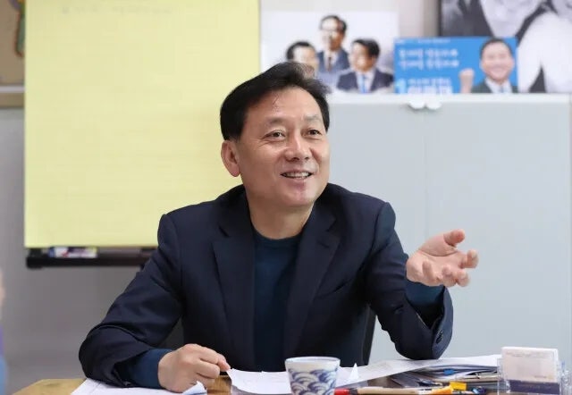 이광재 강원도지사 출마 포기, 우상호 당선 돕겠다