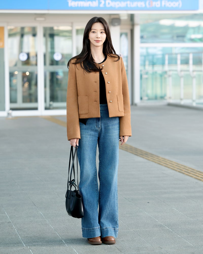 이주빈 공항패션 시슬리(SISLEY) 스웨이드 자켓, 부츠컷 데님, 니트, 가방까지 완벽!