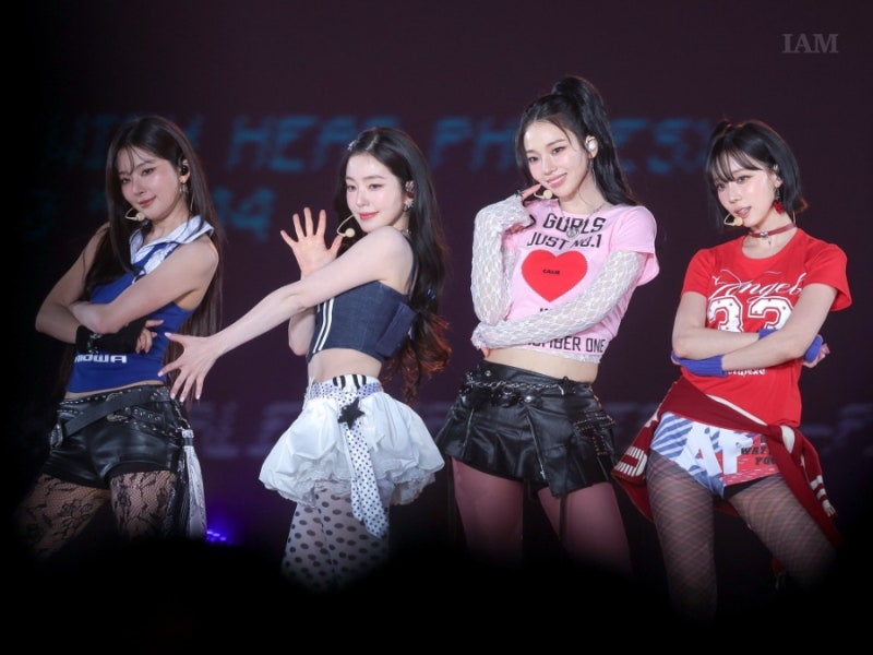 뭐뭐라고 SM 후쿠오카 콘에서 케데헌 소다팝이랑 에프엑스 츄를 했다고 ☠️