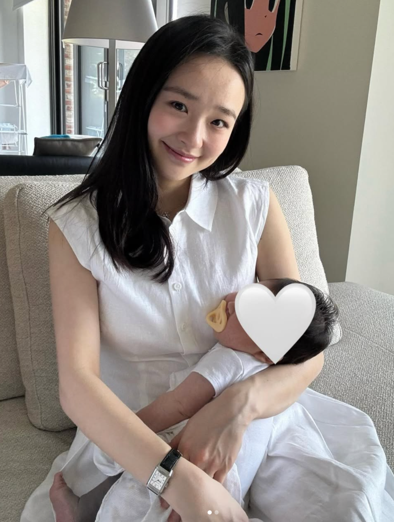 요즘 까르띠에에서 다들 갈아탄다는 손연재 시계