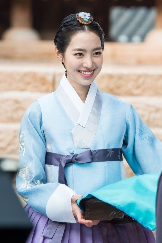 배우 진세연, 그녀는 누구인가?