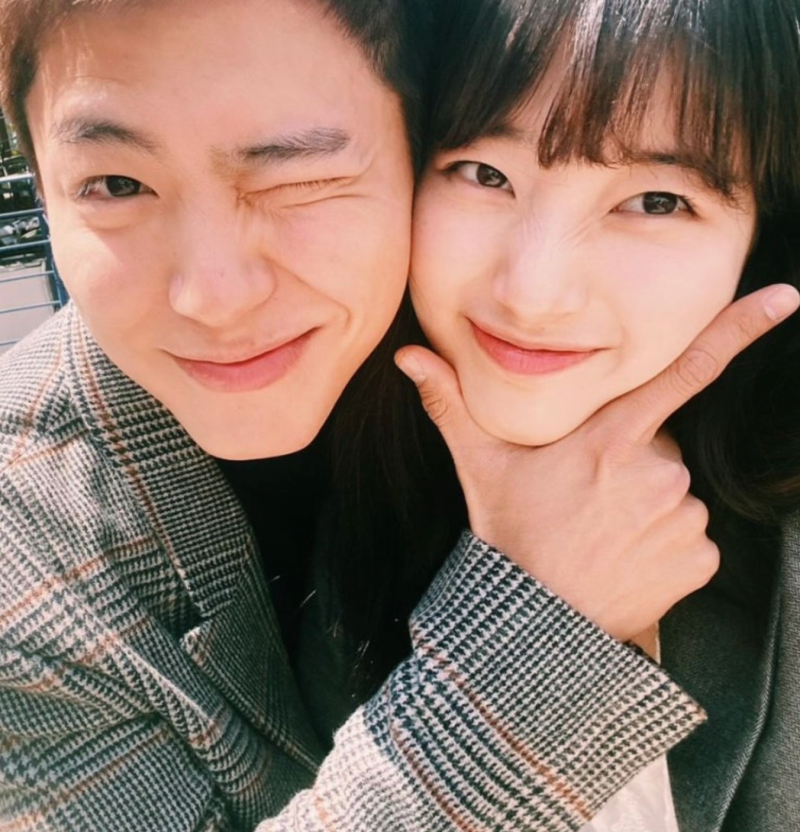 Both in Their 30s, Yet Such Different Vibes? Park Bo-gum vs. Kim Woo-bin: Comparing Their Chemistry with Suzy