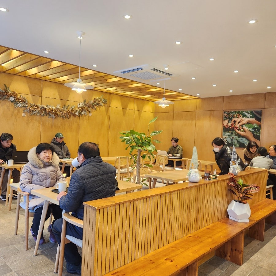 텐퍼센트커피 광주상무중앙로점 사진 4
