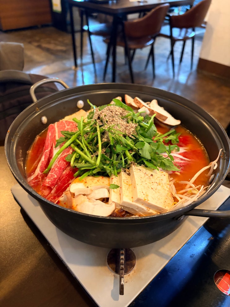  관식당｜충정로 맛집 회식 장소로 딱, 추운 밤 소고기버섯전골에 제대로 녹았어요