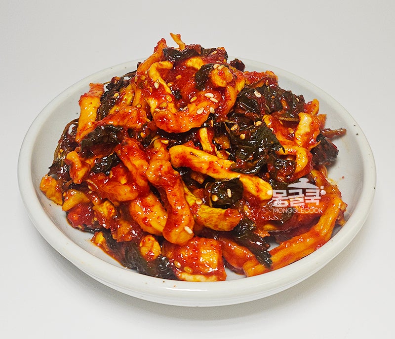무말랭이무침 레시피｜오독오독 식감 살아있는 고추잎 무말랭이반찬