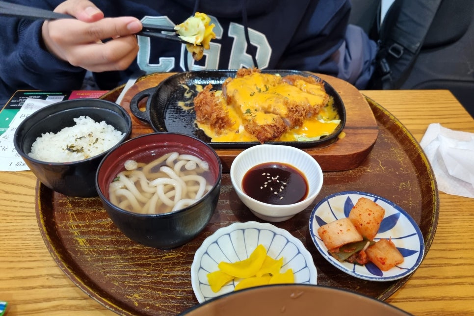 부엉이돈가스 대치점 사진 2