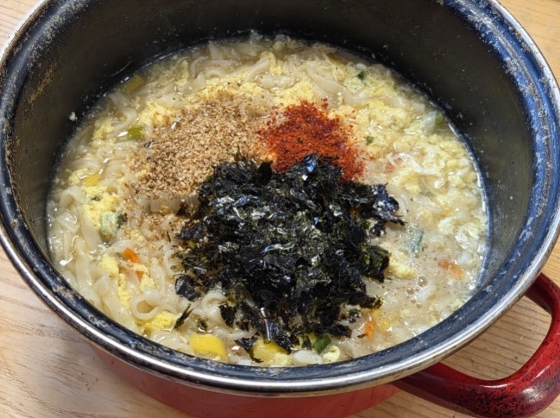 멸치칼국수 10분 레시피 계란도 풀어봤어요!
