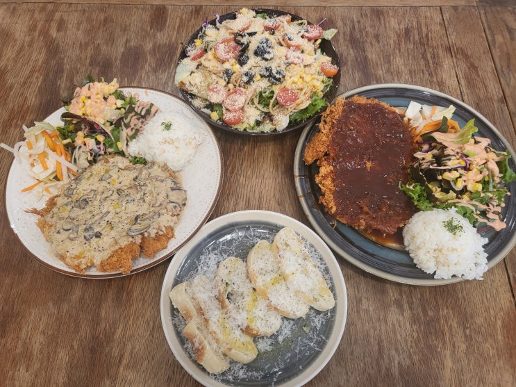  만촌동 맛집 포크챔피언 범어점｜소스 맛이 다른 돈까스와 파스타, 인테리어까지 예쁜 수성구 맛집
