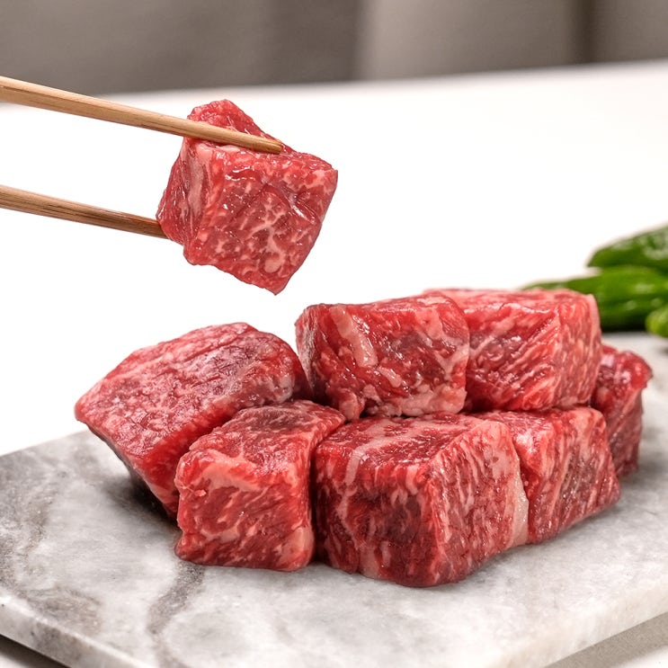  엄마네한우 투뿔 한우 깍둑 꽃살 200g 구이용 스테이크 리뷰 - 가격 대비 장점 분석