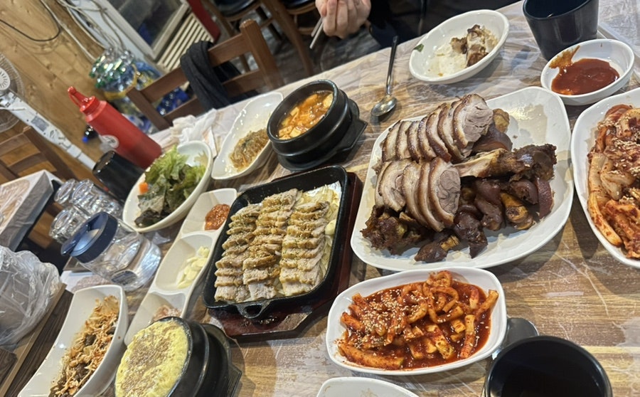 명품웃거리왕족발 사진 4