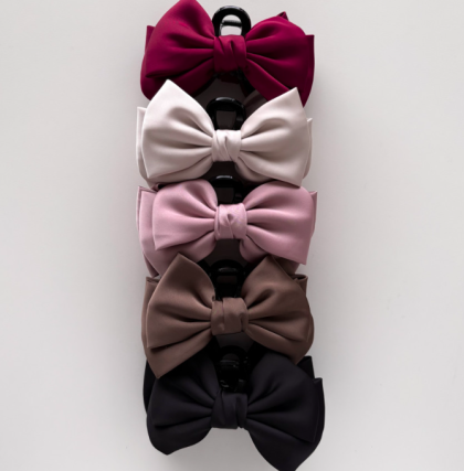 여성스러움을 더해줄 데일리 악세사리 쇼핑몰 !