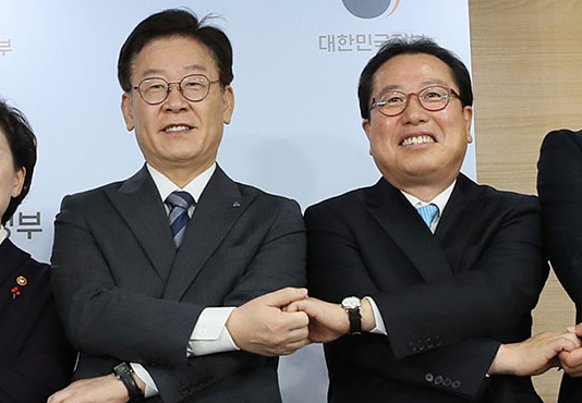 60대 <b>최고위원</b>의 정체, 알고 보니 민주당 출신? <b>조광한</b>은... 