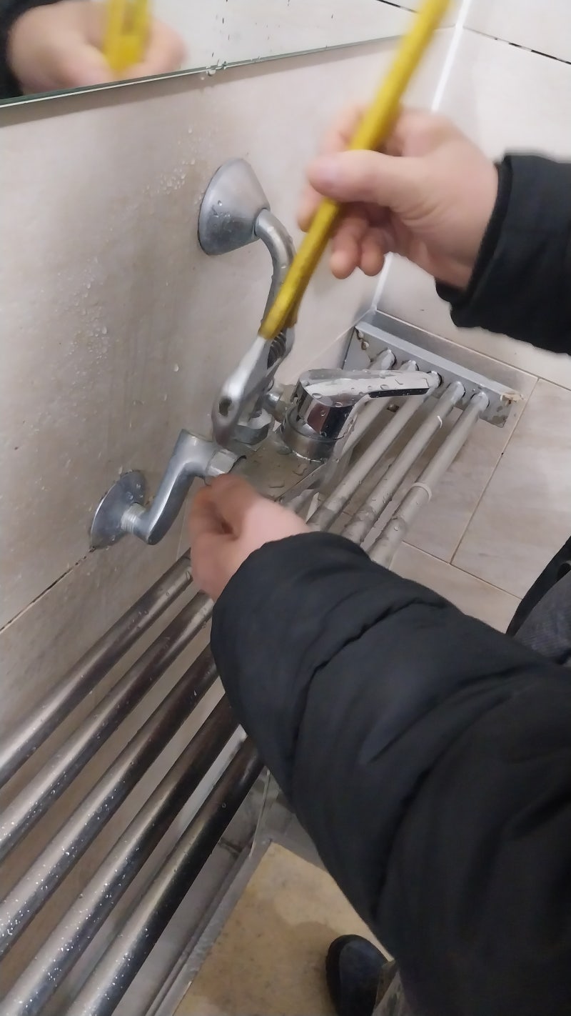 🚿 인천 중구 운서동 공공시설 샤워실일부 샤워수전 냉수 미출수 → 이물질 제거로 정상 복구 완료