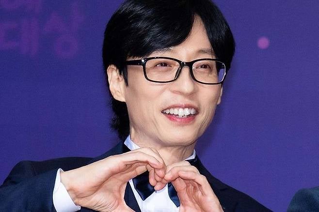 "인생 첫 샤넬" 유재석, 사비 털어 멤버 전원에 명품 선물...차원 다른 미담 플렉스