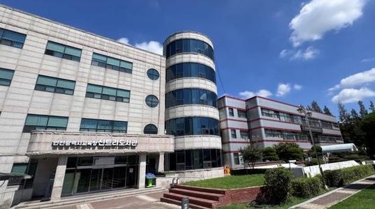 인천광역시교육청신트리도서관, 이현자 개인전 '비움과 채움의 미학' 개최