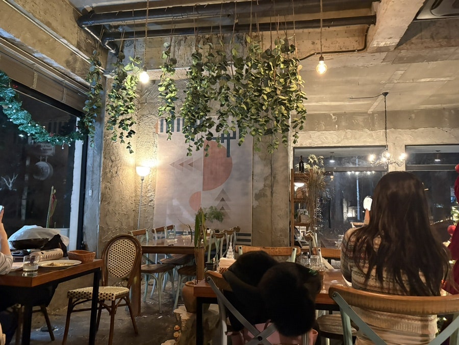 정발소굴 밤리단길점 사진 4