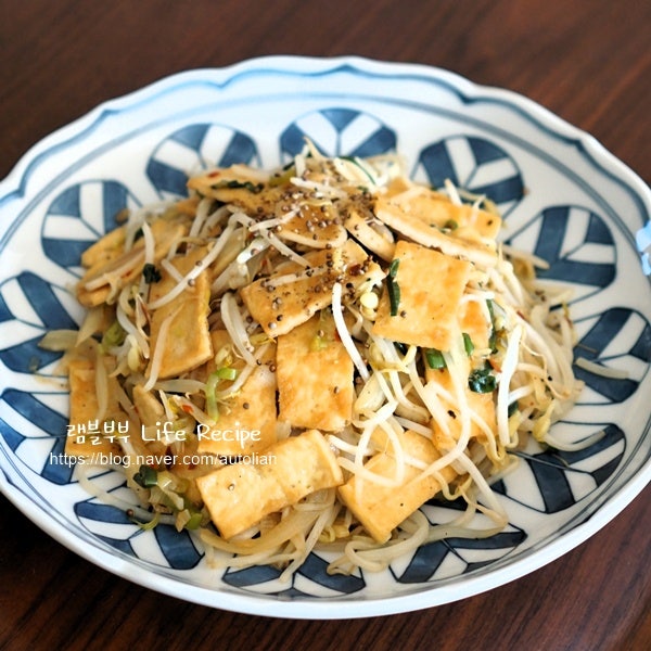역대급 두부요리! 고기보다 맛있는데 뱃살까지 빠지는 두부 숙주볶음 요리 레시피