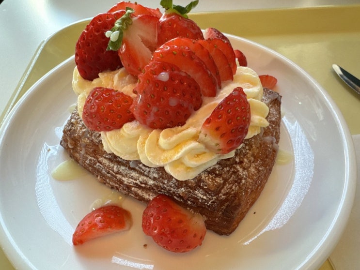  부산 덕천역 디저트 맛집인 내 돈 내산 카페 어디